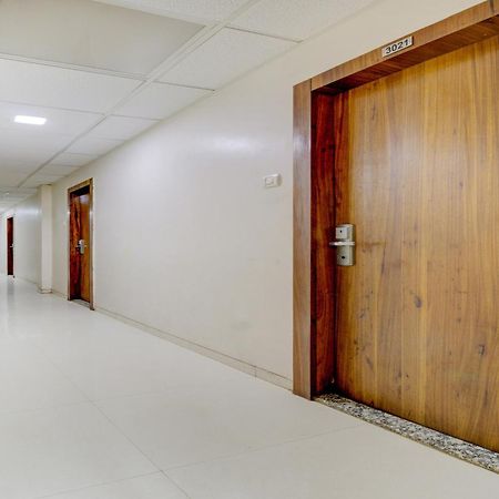 Hotel O Address Inn Мумбаи Экстерьер фото