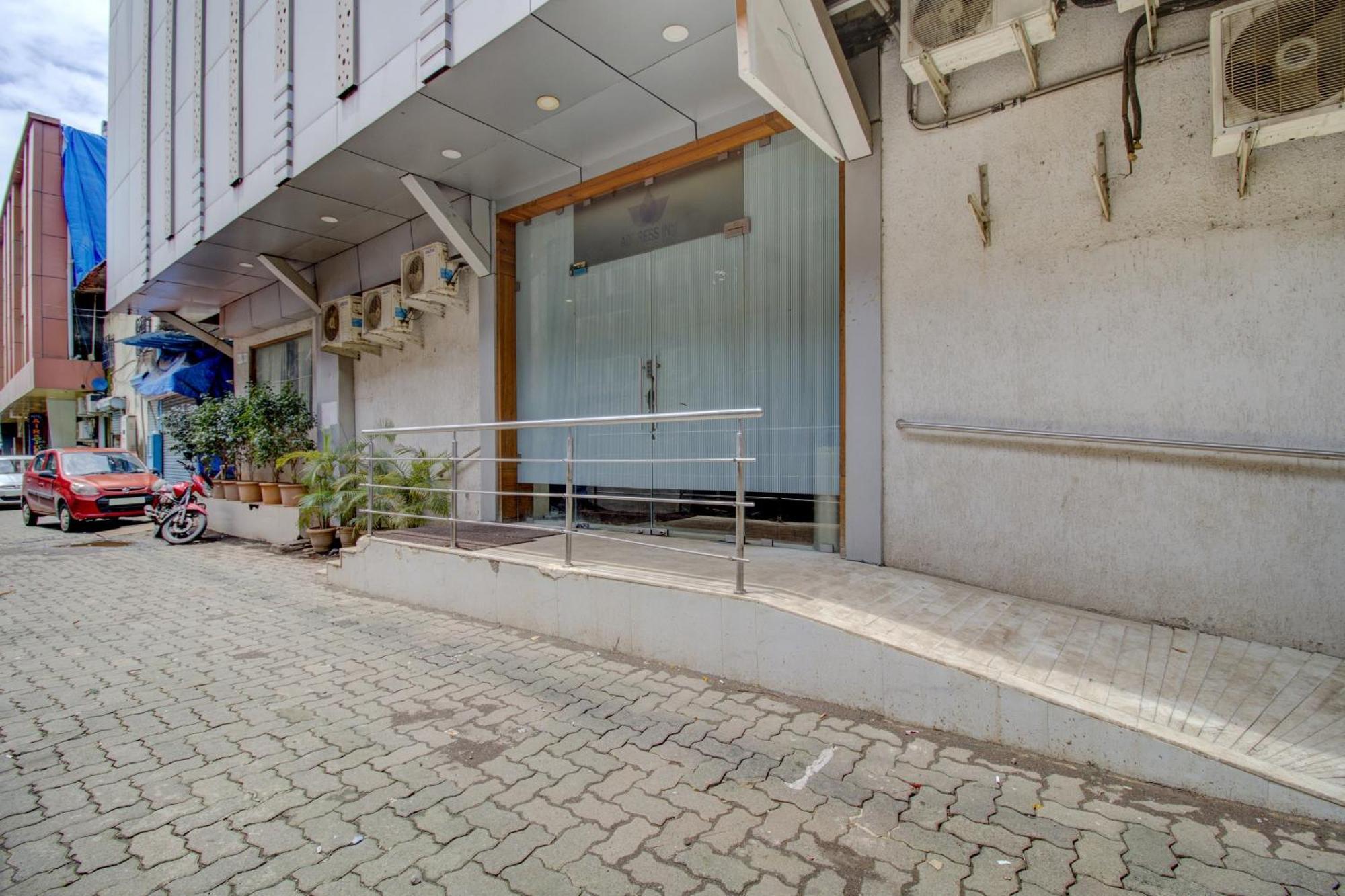 Hotel O Address Inn Мумбаи Экстерьер фото
