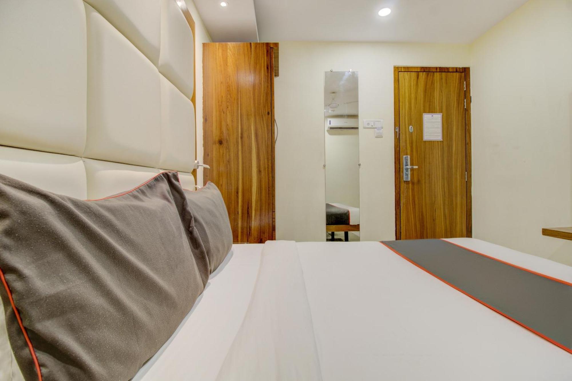 Hotel O Address Inn Мумбаи Экстерьер фото